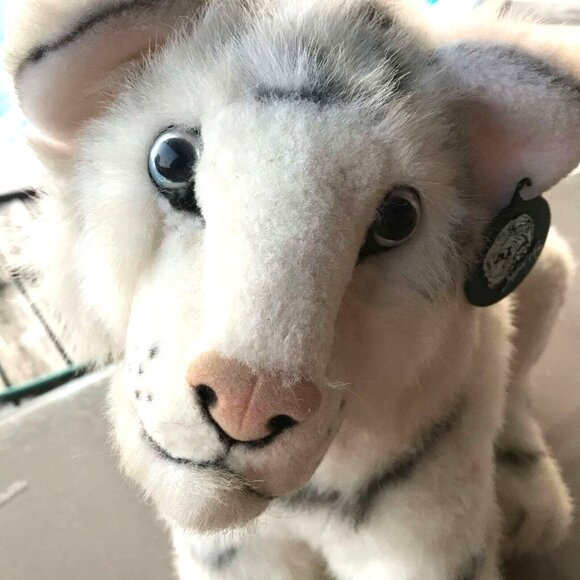 Siegfried & Roy Nevada White Tiger Plush Toy 18" Adorable Furry Friend - Picture 2 of 14